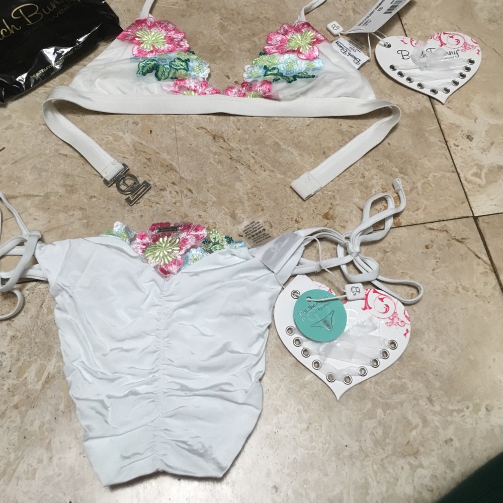 Beach Bunny White Floral Embroidered Bikini - Picture 4 of 4